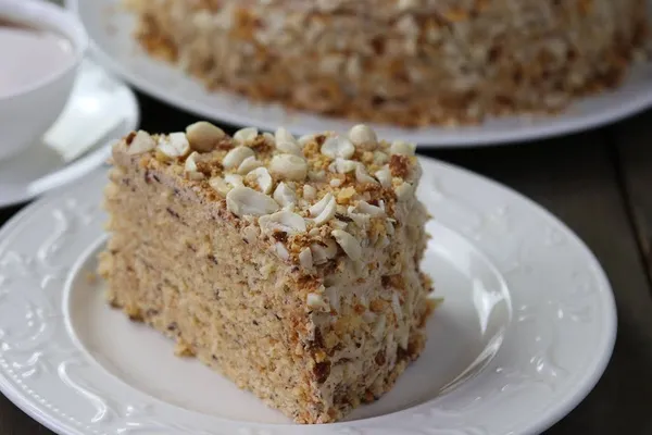 🥜🍰 Домашний бисквитный торт с арахисом: простой рецепт для идеального чаепития