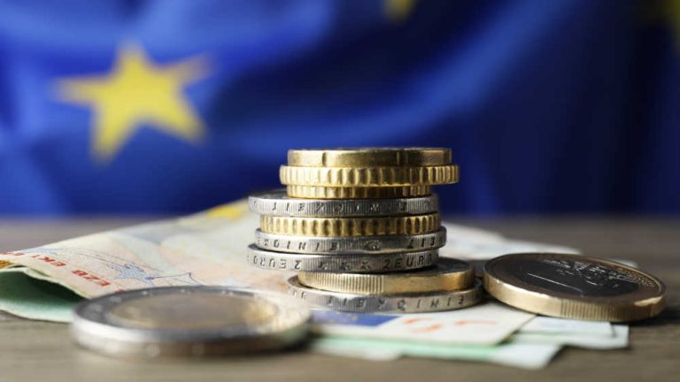 Госдолг Латвии достиг 46,8 % ВВП. У Литвы и Эстонии дела гораздо лучше