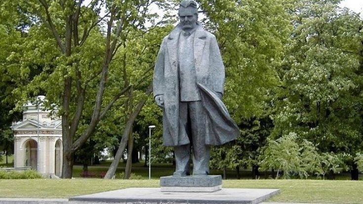 Пилить не будут! Памятник Андрею Упитису просто перенесут на другое место