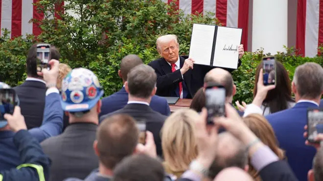 Тарифы Трампа обвалили мировые фондовые рынки