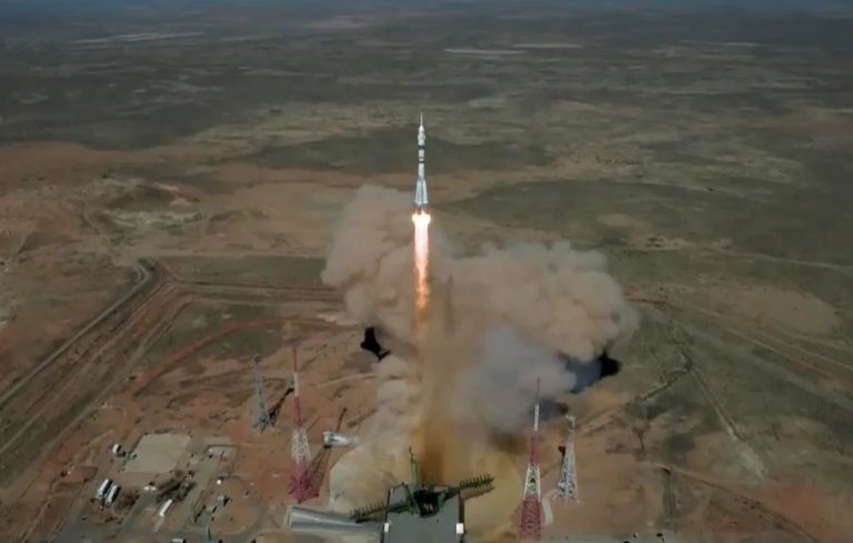 Астронавт НАСА и два российских космонавта отправились в полет на МКС