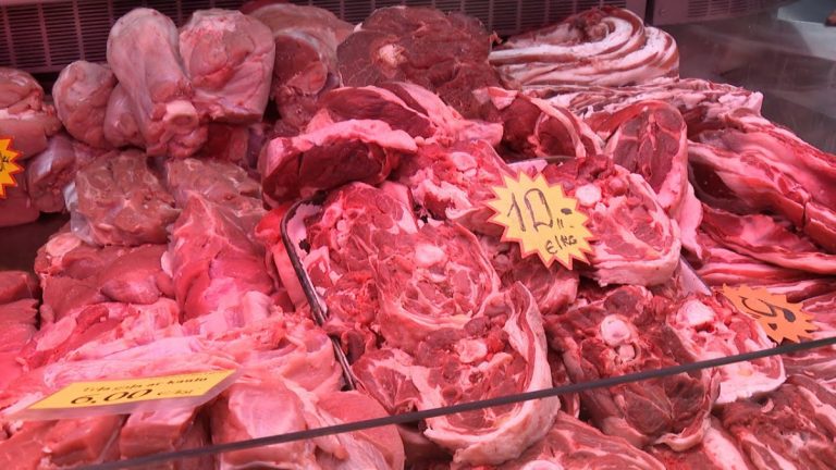 Почему цены на мясо продолжают расти? Говядина и курица бьют рекорды!
