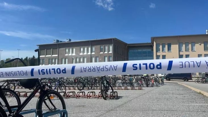 В Финляндии три ученика пострадали в результате нападения с ножом в школе