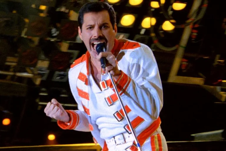 Daily Mail узнала о внебрачной дочери вокалиста Queen Фредди Меркьюри