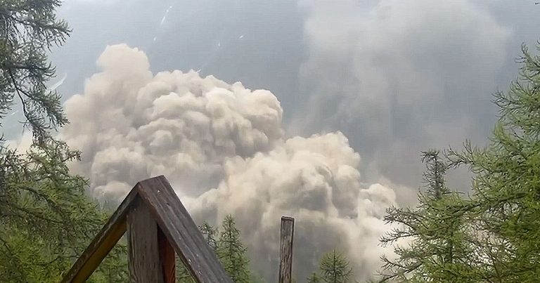 Сход ледника в Швейцарских Альпах «похоронил» целую деревню
