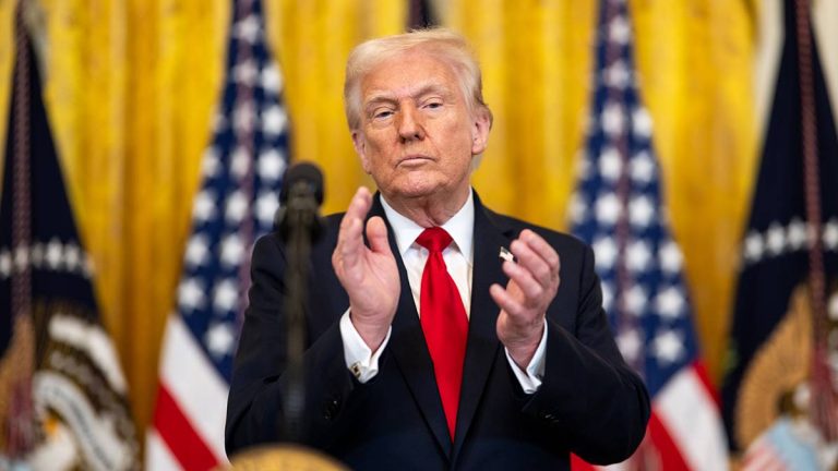 Трамп поздравил Льва XIV: «Это честь — осознавать, что он первый американский Папа!»