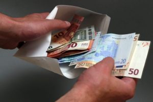 В Латвии вводится принудительное лечение подростков с зависимостями