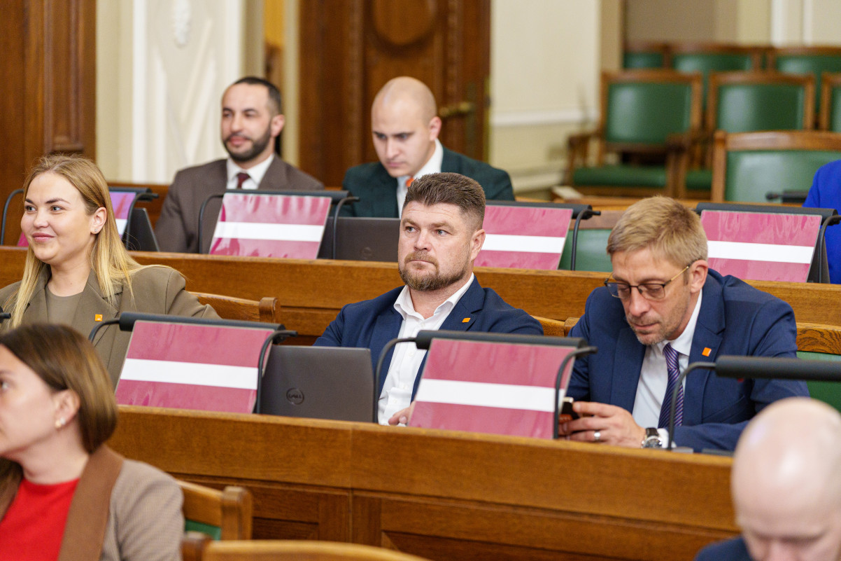 В Латвии начат сбор подписей за проведение референдума об отзыве Сейма