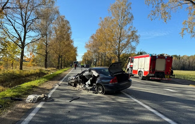 Серьезная авария под Сигулдой: пятеро в больнице, движение на трассе A2 перекрыто