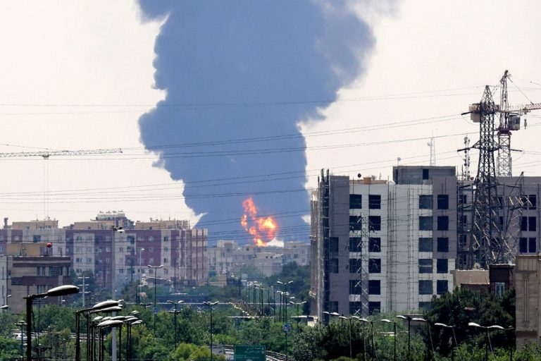 Израиль снова ударил по Тегерану — несмотря на перемирие и гневную отповедь Трампа