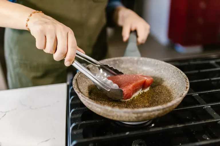 Секрет нежного мяса: один ингредиент, который сделает его невероятно мягким