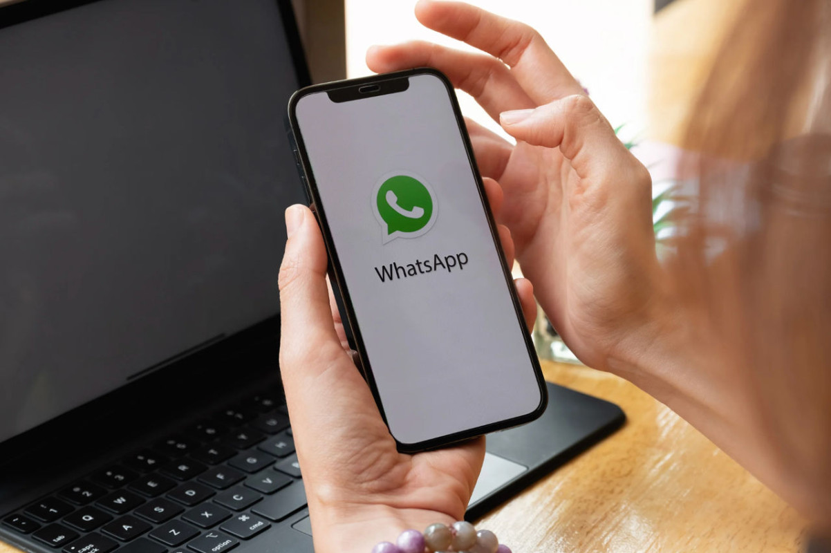 WhatsApp научился пересказывать сообщения — но только по запросу и пока не всем