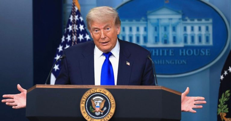 Я спас Хаменеи, но санкции не ослаблю, - Трамп о конфликте с Ираном
