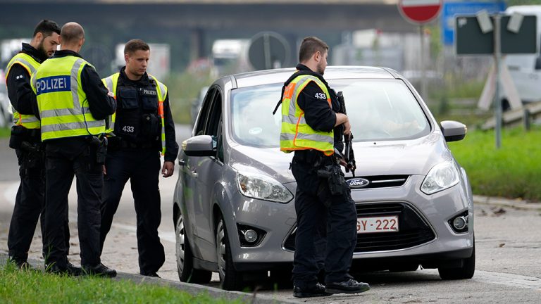 В Германии автомобиль въехал в группу учеников начальной школы