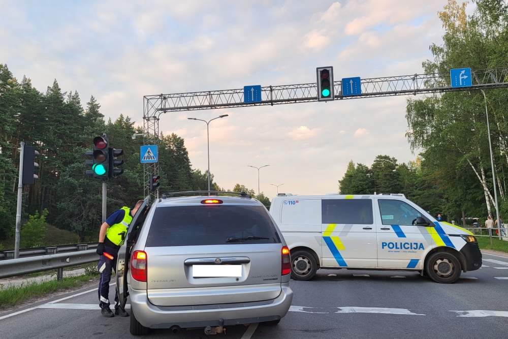 Автокатастрофа в Тукумском районе: 17-летняя девушка пострадала по вине 17-летнего водителя