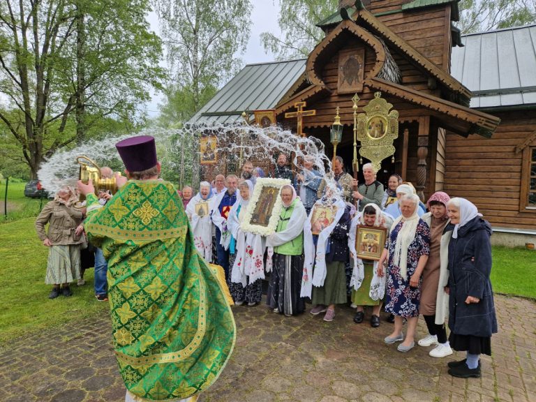Православные отмечают день Евфросинии Полоцкой — небесной покровительницы Карсавы