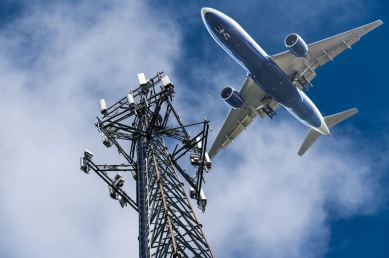 В небе над Латвией в два раза участились случаи помех GPS
