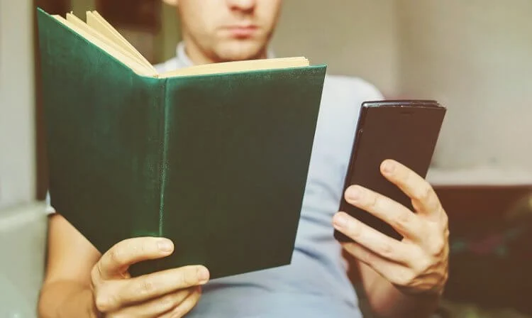 Бумажные книги vs. TikTok: как вернуть вкус к чтению в цифровую эпоху