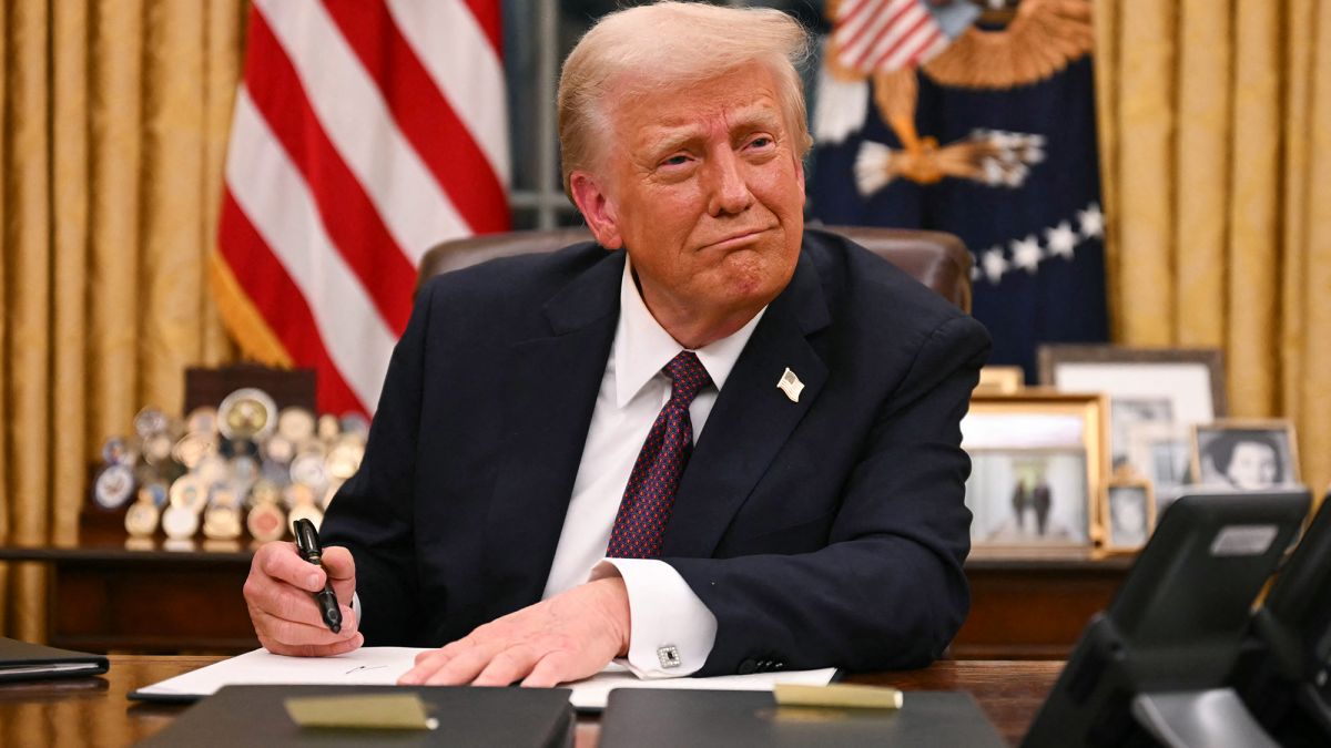 Трамп официально снял санкции с Сирии — но не с Асада