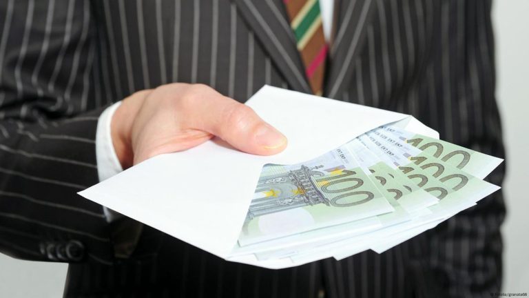 Латвия заняла предпоследнее место в ЕС по срокам рассмотрения дел о коррупции