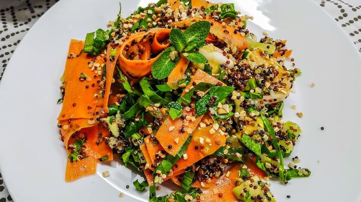 Составляем идеальный летний обед: 3 полезных вкусных блюда и десерт