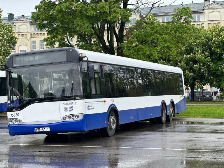 Полиция остановила автобус «Rīgas satiksme» с юными хористами: что пошло не так?