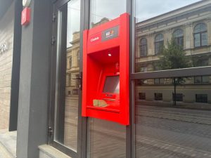 Из-за удара молнии зрителей Праздника песни эвакуировали с концерта
