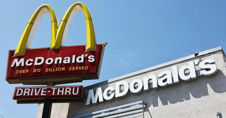 Киберскандал McDonald’s: миллионы анкет оказались в открытом доступе из за пароля 123456