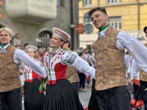 Шторм в Латвии: 45 экстренных вызовов, больше всего пострадало Видземе