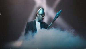 Кино и пончики: в Риге открыли pop-up магазин в честь фильма «Поток»