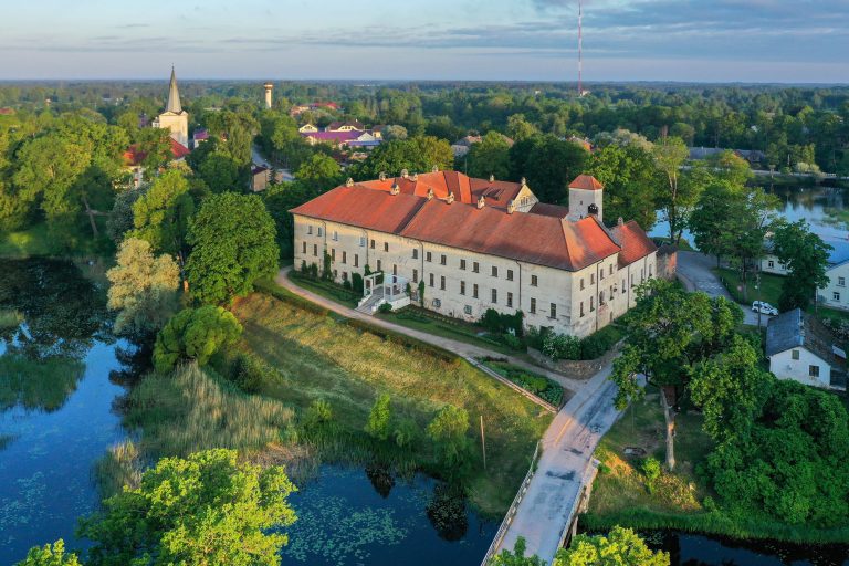 В Дундагском замке пройдет Ночь мышей — летучих, но не кусачих