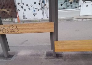 В Риге открылась масштабная выставка работ загадочного гения Бэнкси