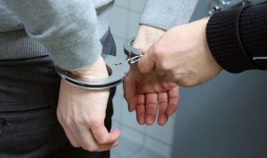 В Латвии осудили 23 гражданина Украины за подпольное производство сигарет