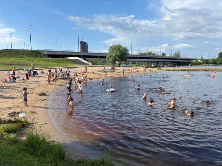 Трагедии на воде: в Латвии за выходные утонули три человека