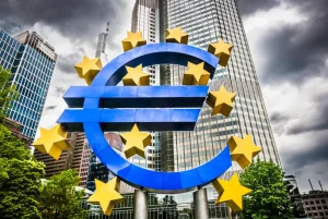 Еврозона держит курс: ЕЦБ не меняет ставки на фоне 2% инфляции