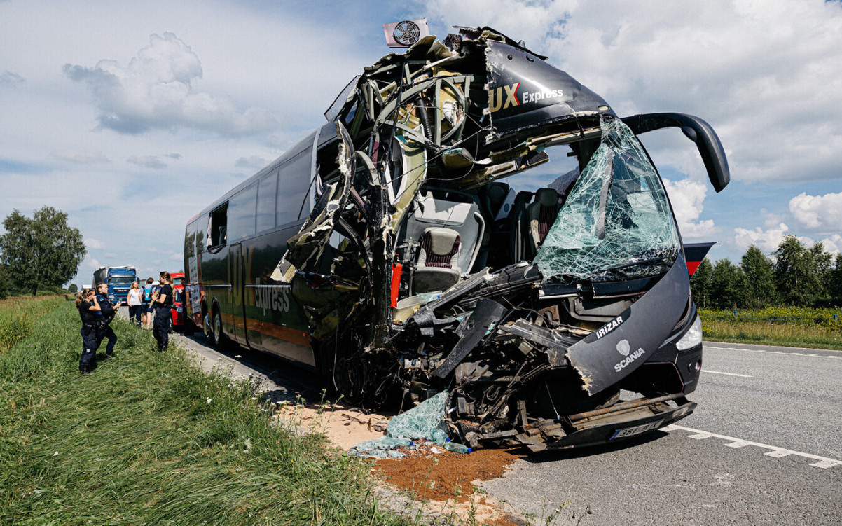 29 пассажиров пострадали в аварии Lux Express: компания извиняется и обещает компенсации