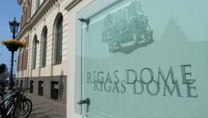 Загадка Бэнкси в центре Риги: международная выставка на Видземском рынке