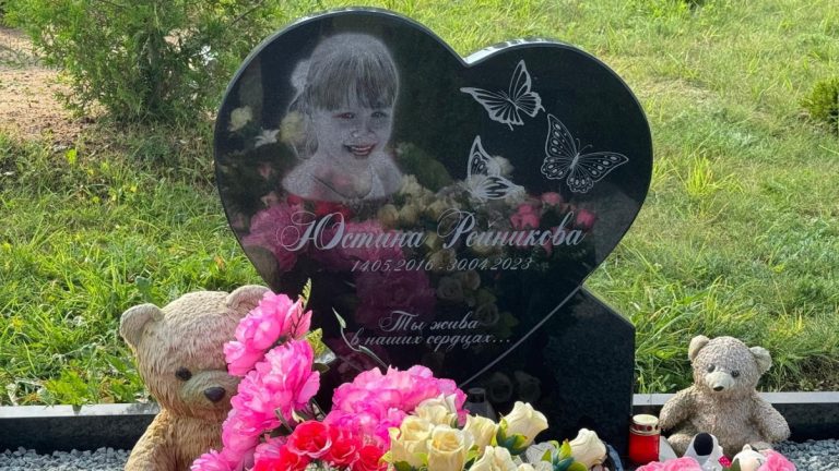 Апелляция по делу об убийстве 7-летней Юстины: прокурор требует ужесточить приговор для отца и мачехи