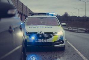 Мужчина в наушниках попал под поезд в Иманте: подробности трагедии