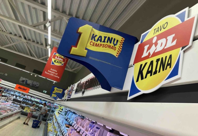 Нас за дураков держат? Разбираемся с ценами в латвийском и литовском Lidl