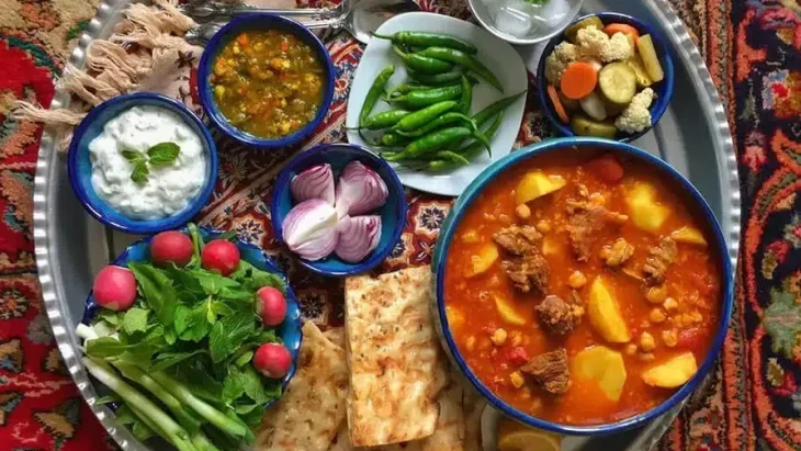 Фесенджан - иранское рагу с орехами и гранатовой пастой