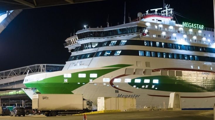 На автомобильной палубе парома Tallink загорелся автобус, 300 пассажиров были эвакуированы