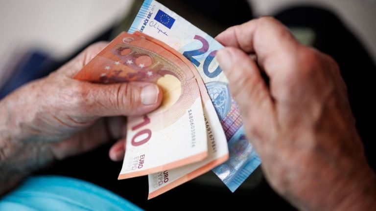Пенсии до 1488 евро вырастут с октября: прирост составит 6,35-7,87%