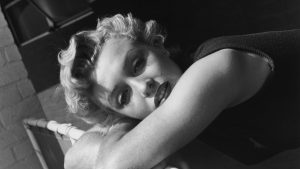 Какой ты человек, когда никто не смотрит? То, что ты видишь первым, открывает другим именно то, что ты скрываешь от себя.