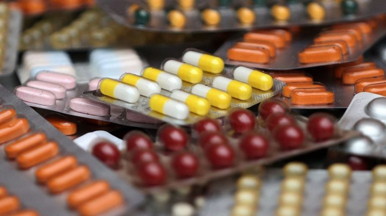 Чтобы получить лекарства не оплачиваемые в Латвии, семьи декларируются в другой стране