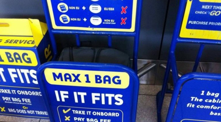 Ryanair усиливает контроль багажа: с осени увеличат бонусы сотрудникам за ловлю нарушителей