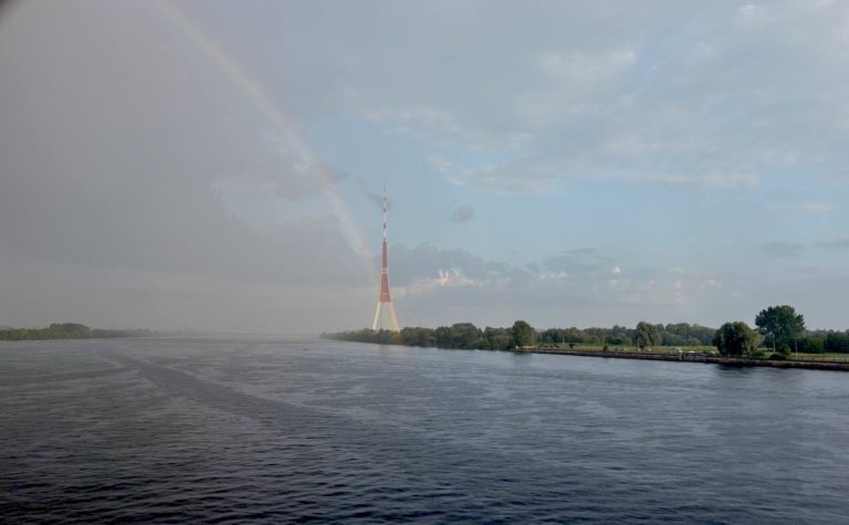 Латвию ждёт облачный вторник с дождями и тёплым ветром