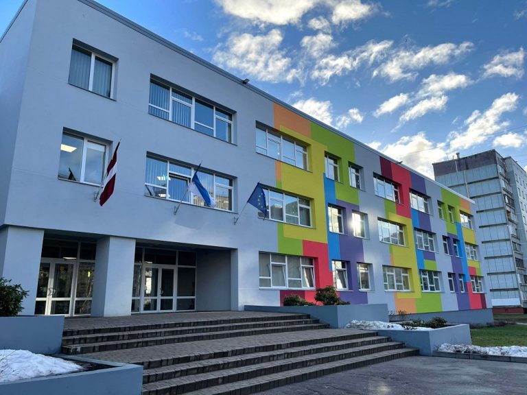 Кризис школьного руководства: в регионах Латвии не хватает директоров