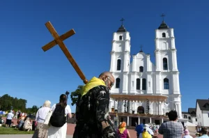 Секреты велодорожки в Иманте: почему стоимость скамеек стала тайной?