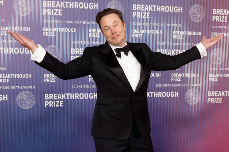 Скандал вокруг Tesla: за что Маску обещают $1 триллион